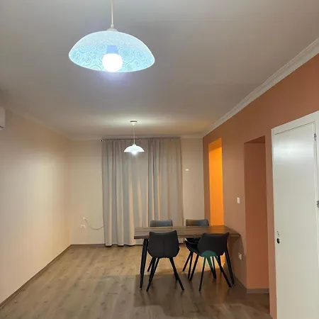 Diana's - Blloku Park Appartement Tirana